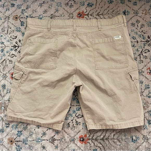 Signature by Levi Strauss & Co. Cargo Shorts, Mens Size 44, Tan, Pockets - Picture 3 of 7